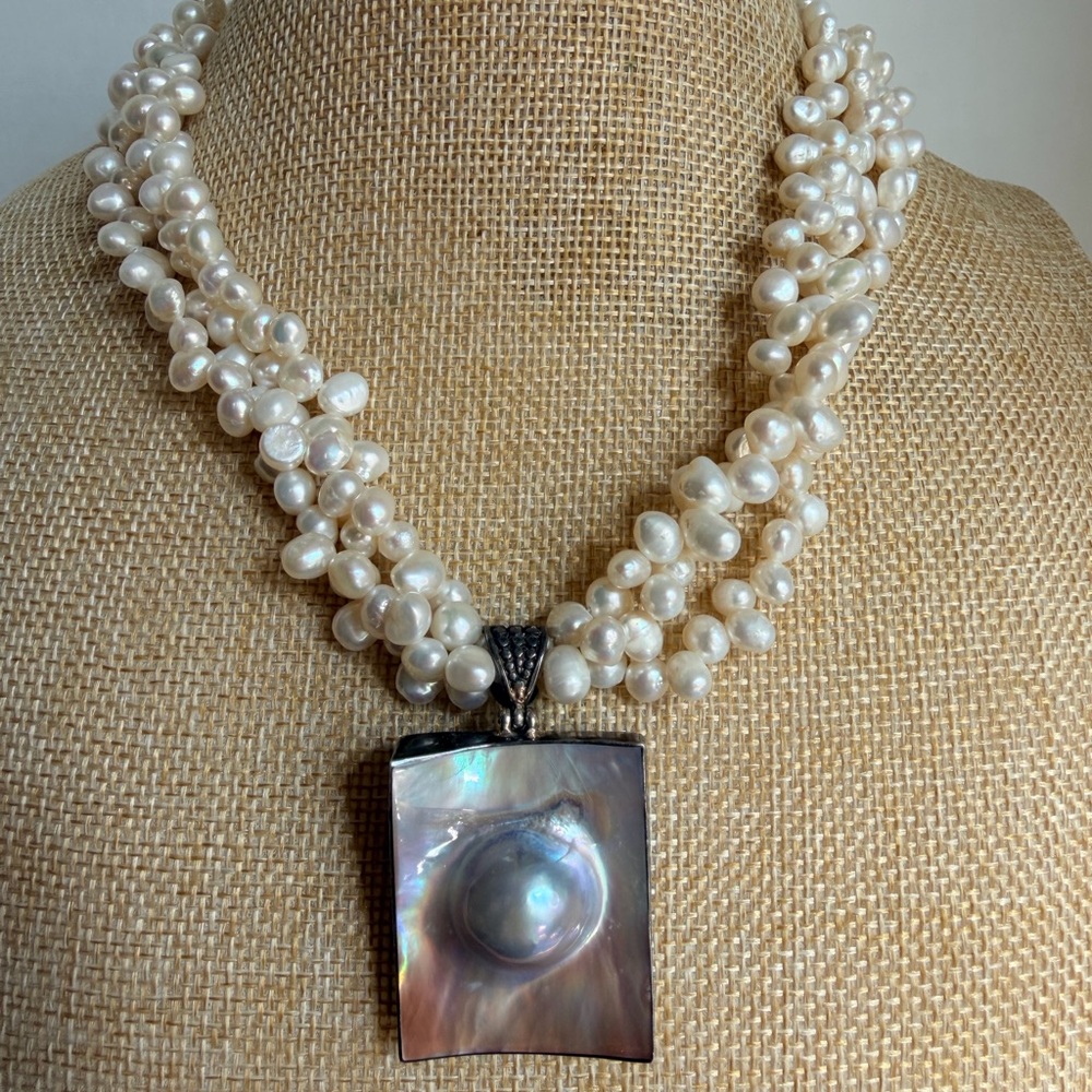 Genuine Freshwater Pearl Necklace with Iridescent Mother Of Pearl Pendant - Picture 3 of 5